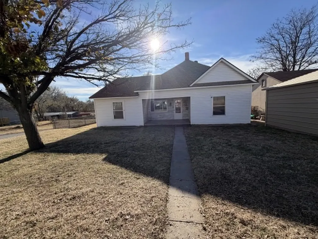 822 Santa Fe Avenue Canadian TX 79014