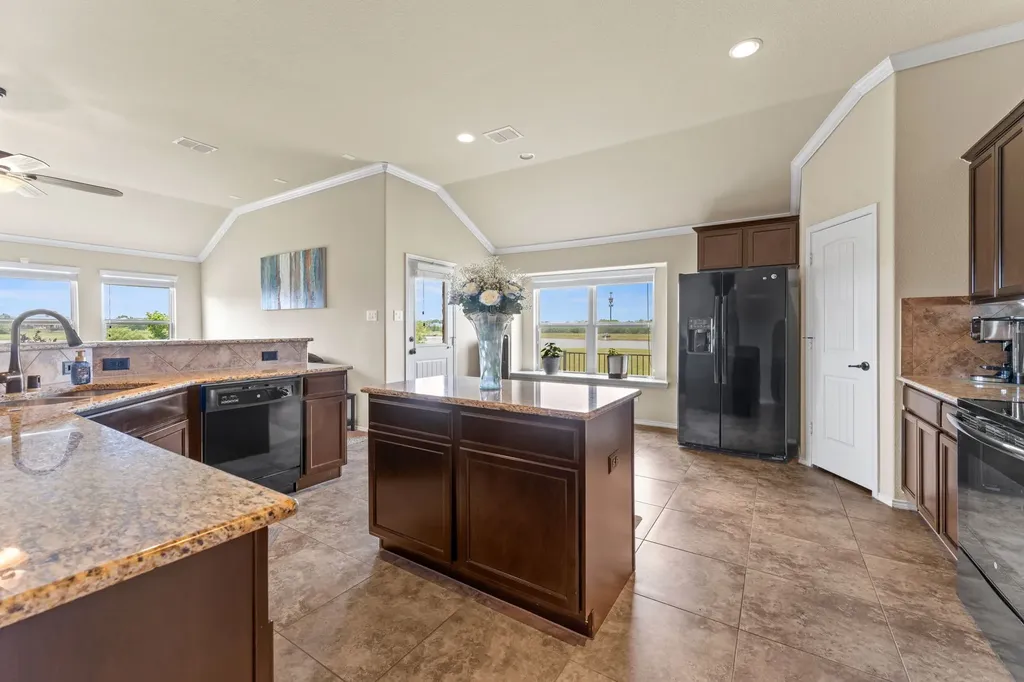 8400 Sioux Trail Aubrey TX 76227