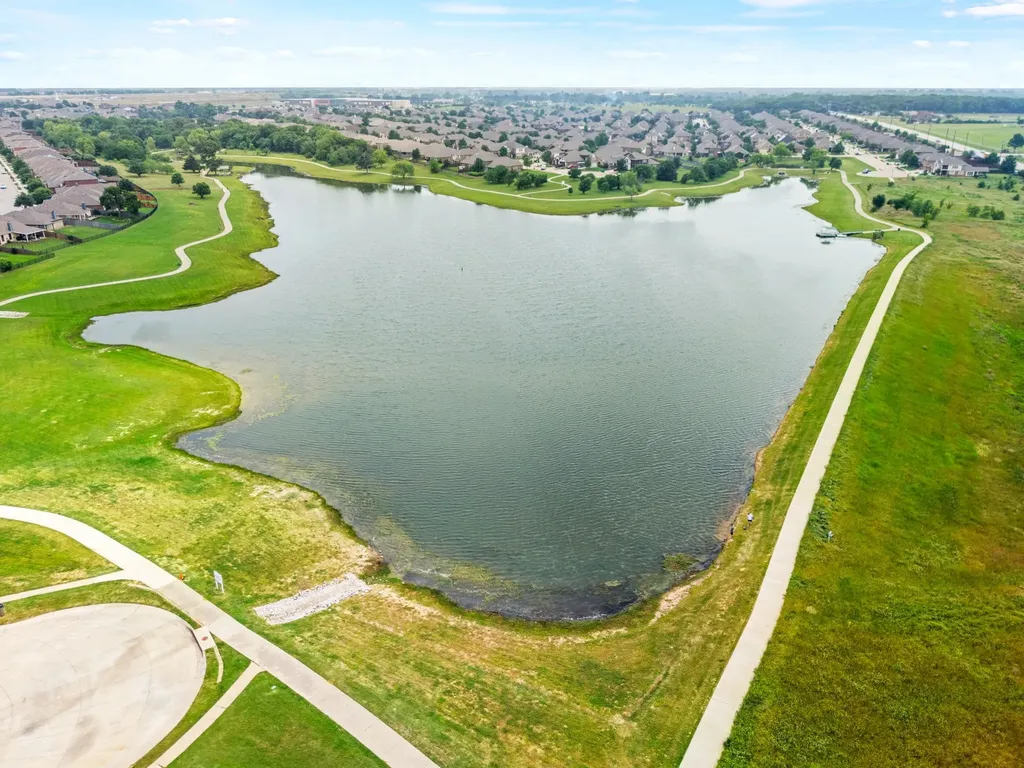 8400 Sioux Trail Aubrey TX 76227