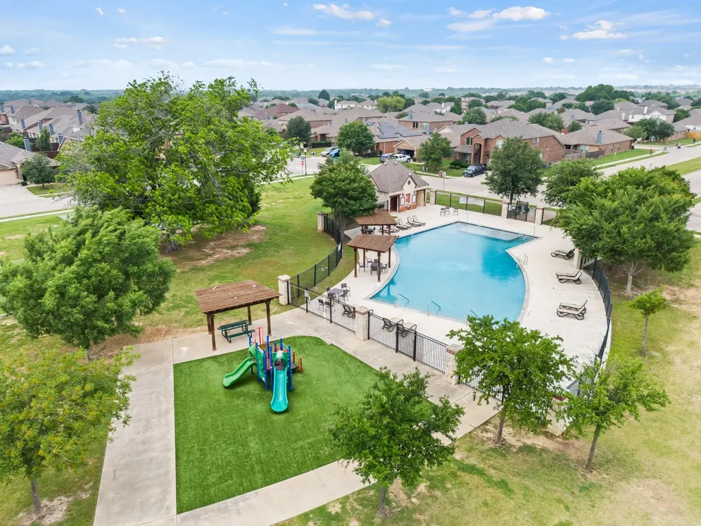 8400 Sioux Trail Aubrey TX 76227