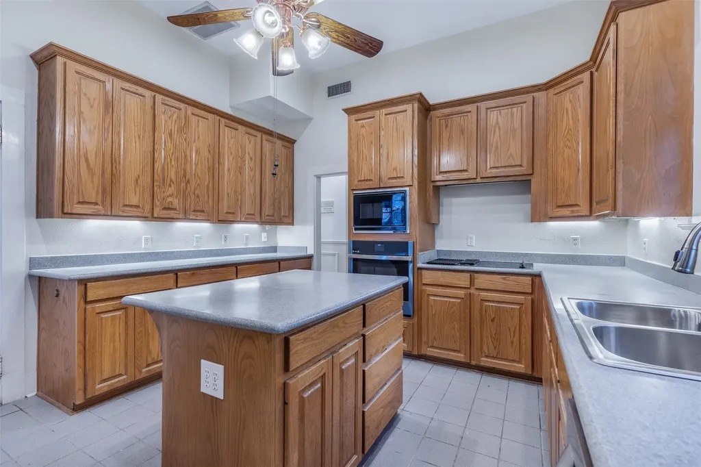 721 W Washington Street Sherman TX 75092