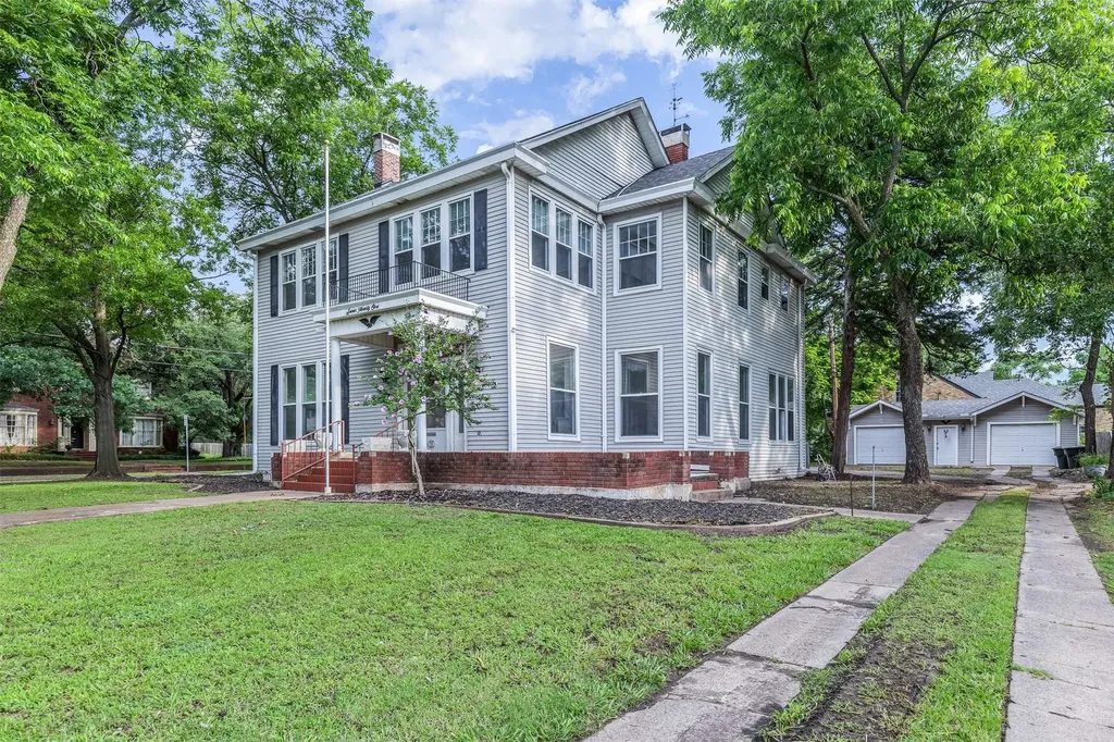 721 W Washington Street Sherman TX 75092