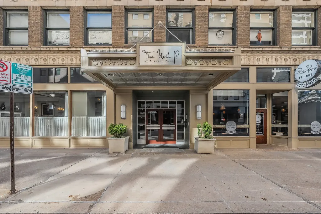 Fort Worth TX, 411 W 7th Street, Unit 1007