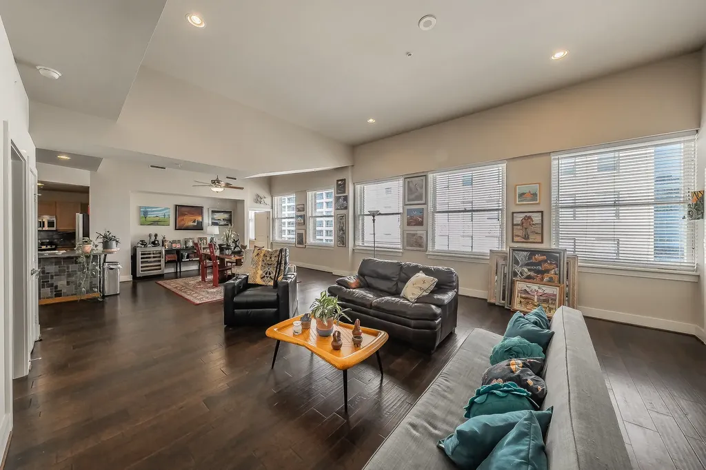 411 W 7th Street Fort Worth TX 76102