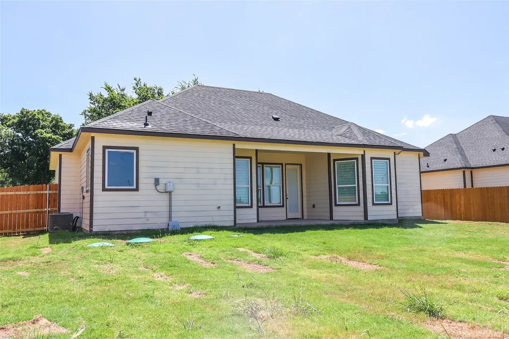 410 Simpson Southmayd TX 75092