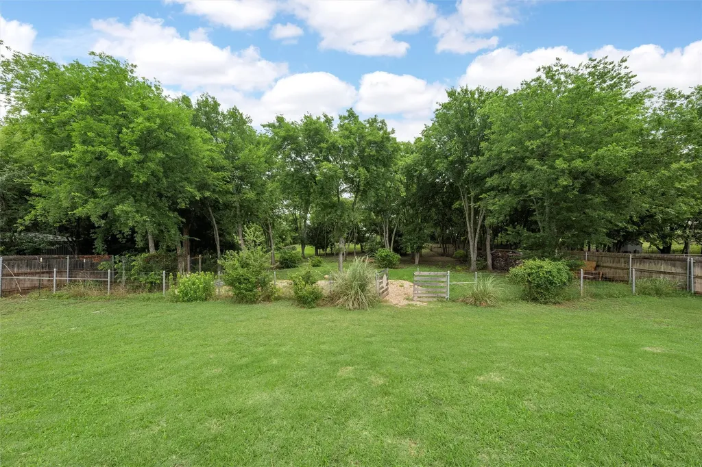 202 Milky Way Road Bruceville TX 76630