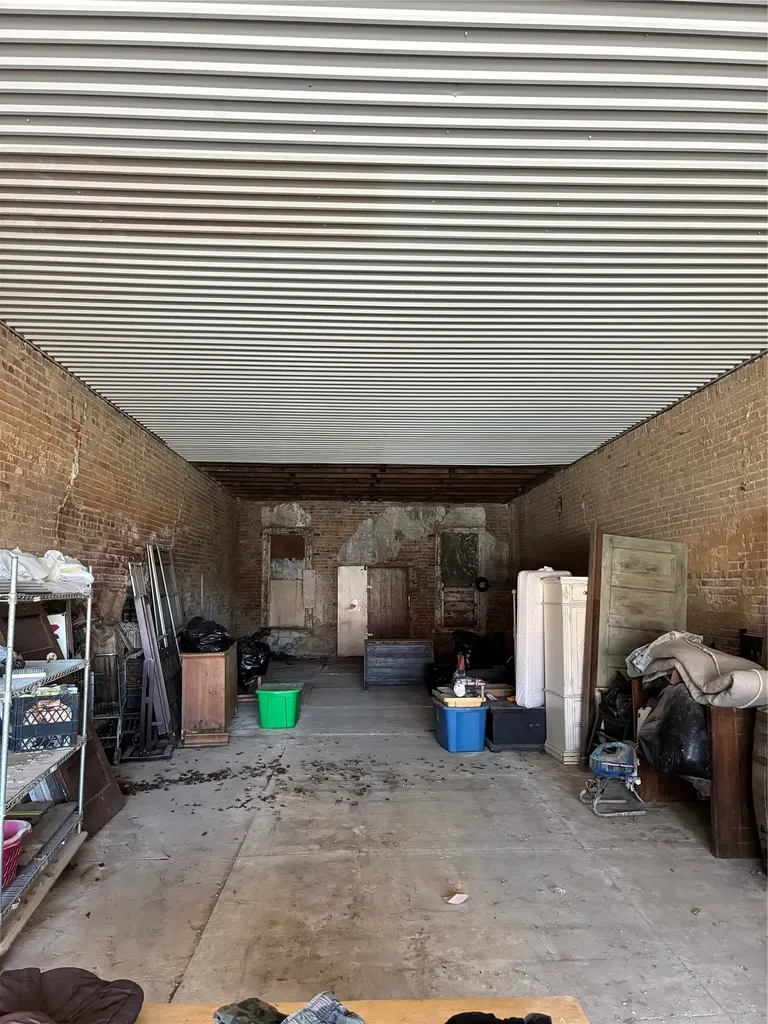 204 N Main Street Ector TX 75439