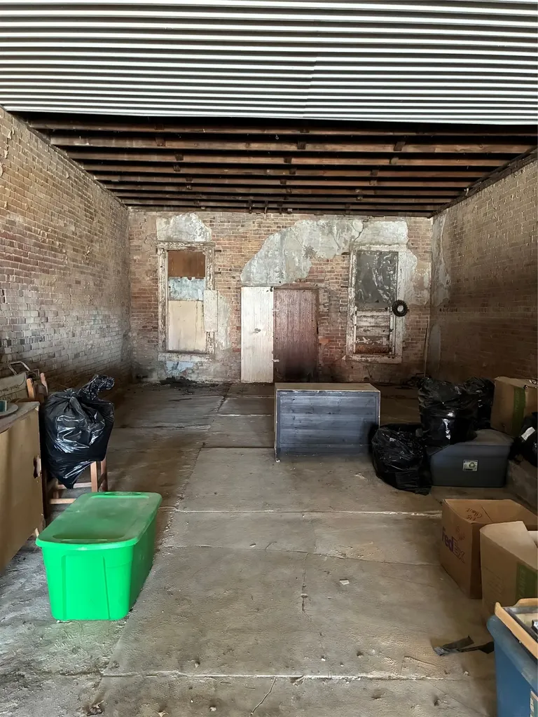204 N Main Street Ector TX 75439