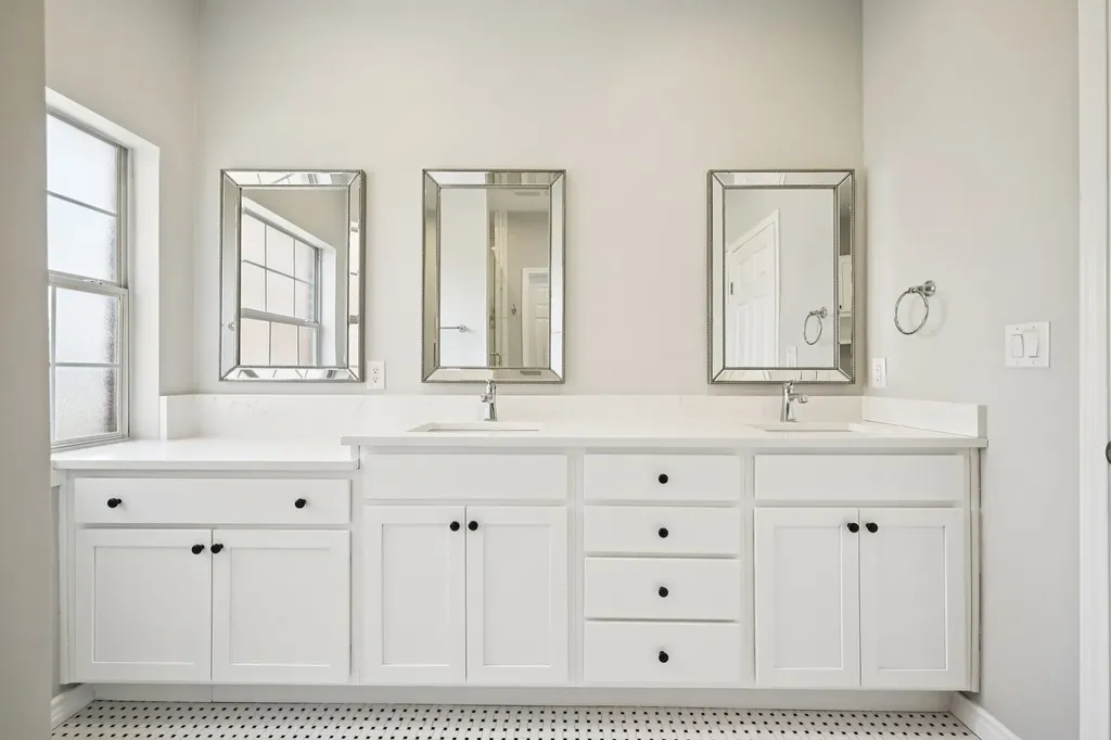 1049 Colonial Drive Coppell TX 75019