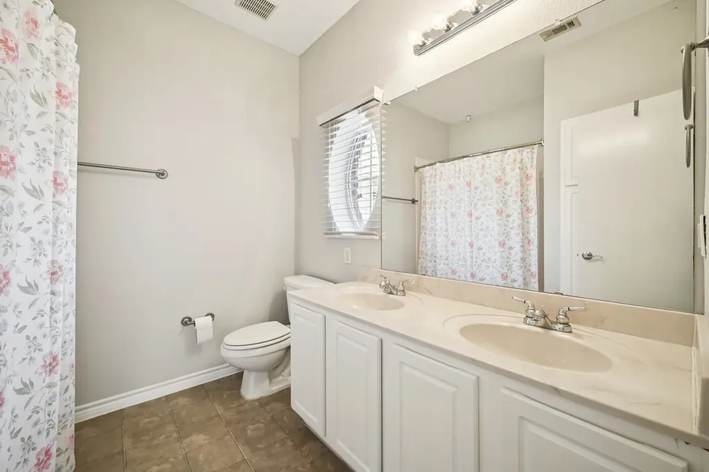 1049 Colonial Drive Coppell TX 75019