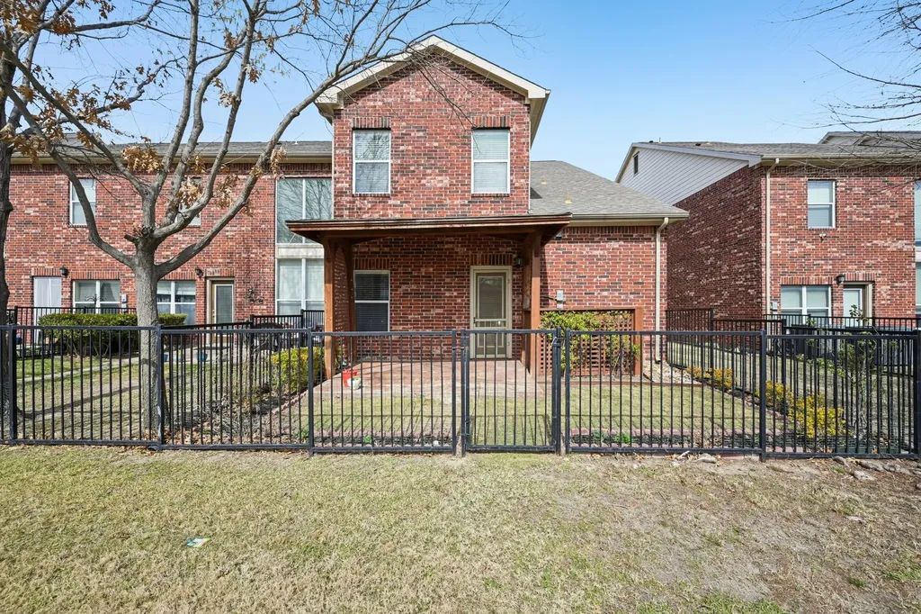 1049 Colonial Drive Coppell TX 75019