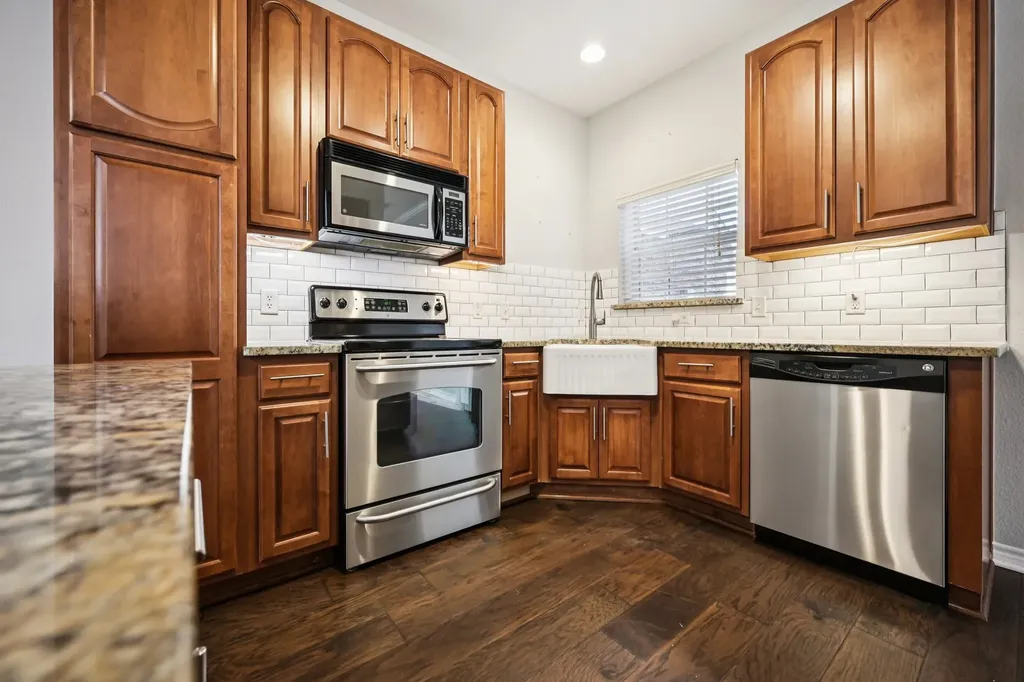 1049 Colonial Drive Coppell TX 75019