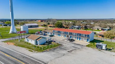 1157 W Bypass 287 Alvord TX 76255