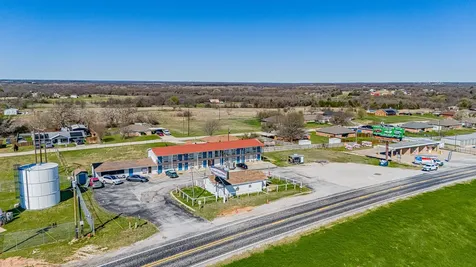 1157 W Bypass 287 Alvord TX 76255
