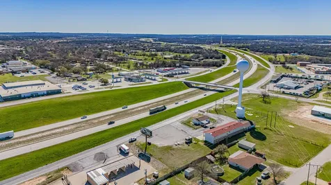 1157 W Bypass 287 Alvord TX 76255