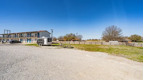 1157 W Bypass 287 Alvord TX 76255