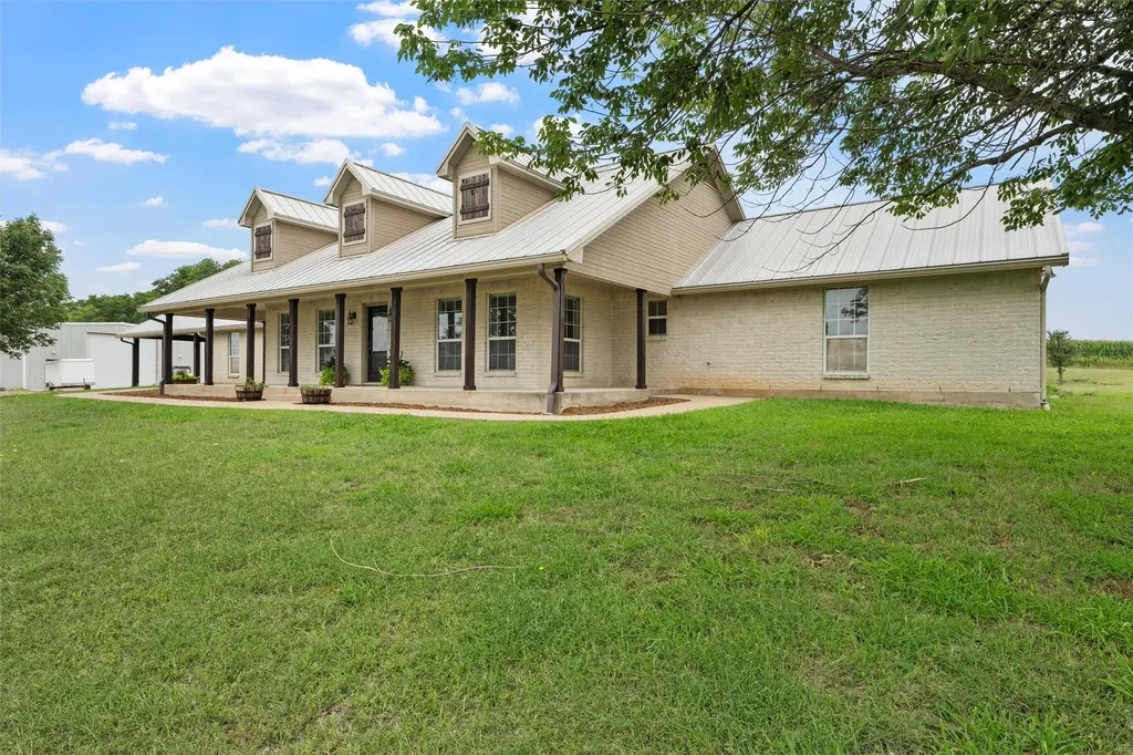 3057 Holy Road Abbott TX 76621