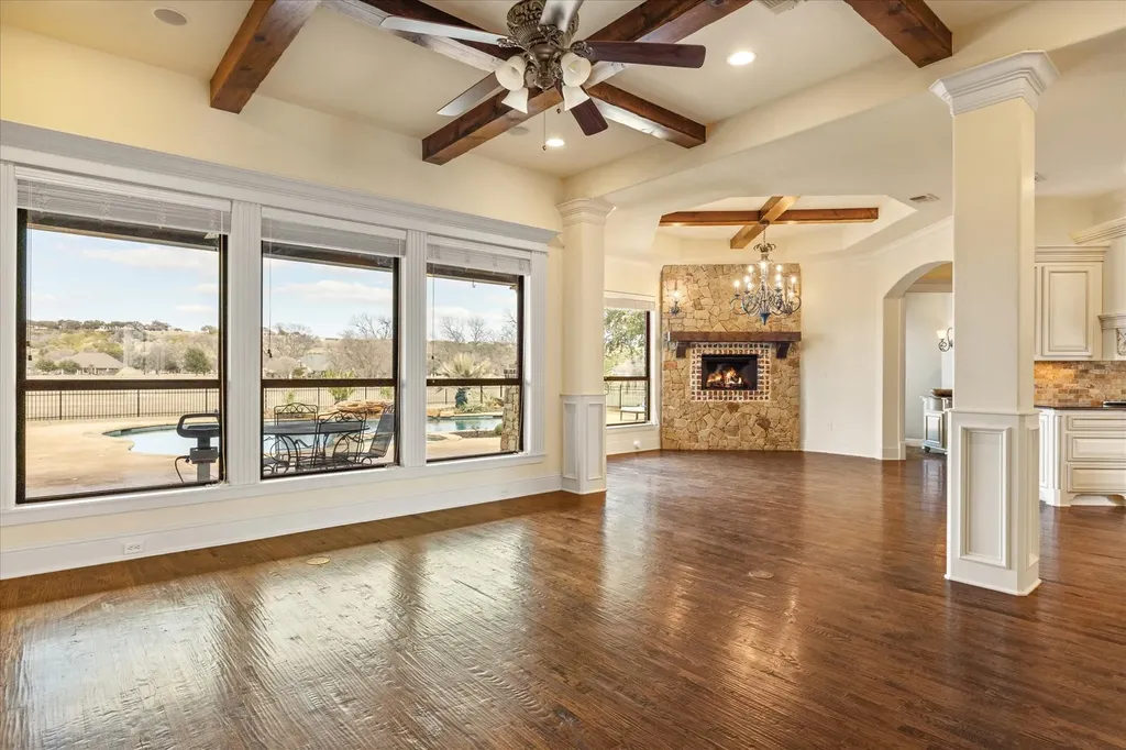 1204 E Scandinavian Court Granbury TX 76048