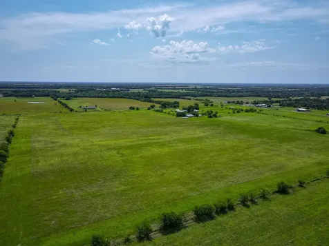 6482 County Road 4700 Commerce TX 75428