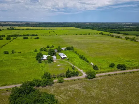 6482 County Road 4700 Commerce TX 75428