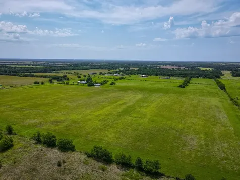 6482 County Road 4700 Commerce TX 75428