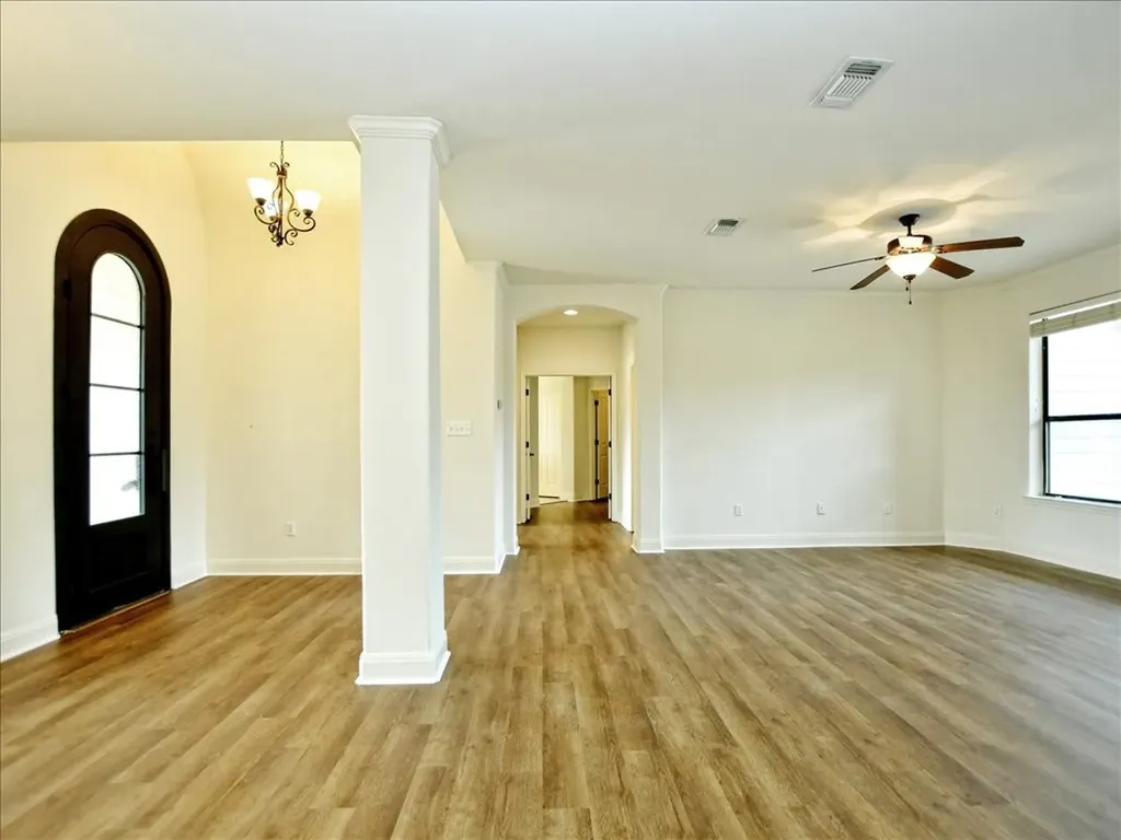 505 Vista View Trail Spicewood TX 78669