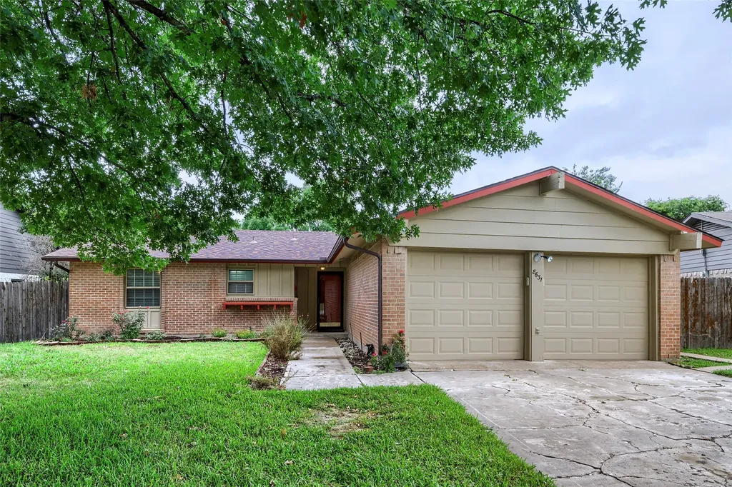 8631 Charing Cross Lane Dallas TX 75238