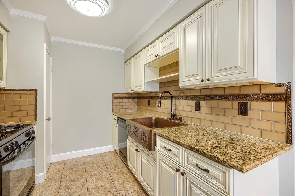 8631 Charing Cross Lane Dallas TX 75238