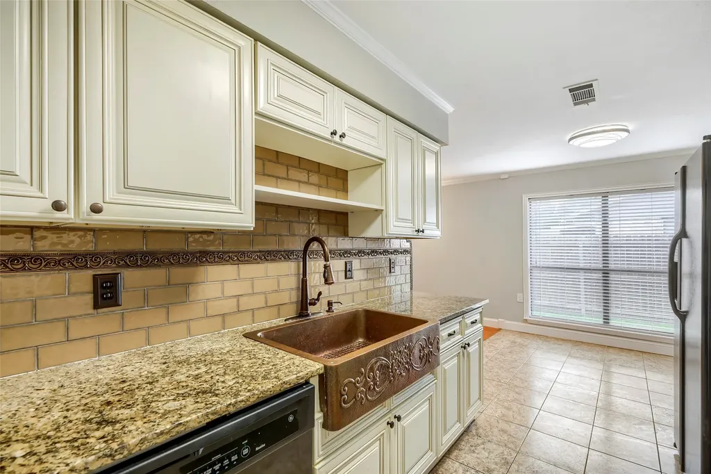 8631 Charing Cross Lane Dallas TX 75238