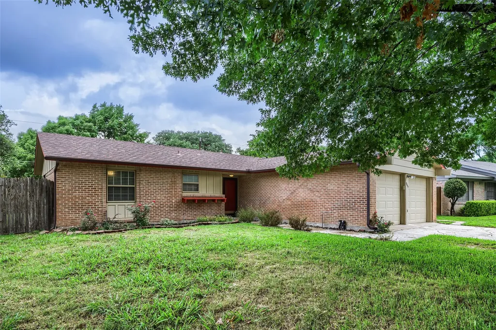 8631 Charing Cross Lane Dallas TX 75238
