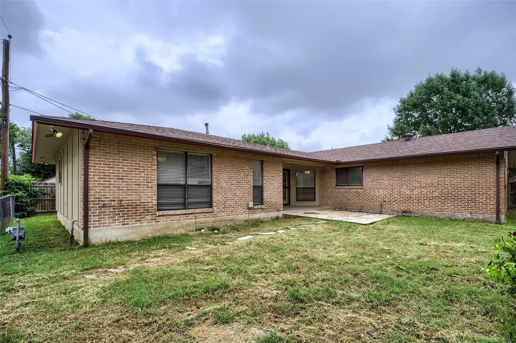 8631 Charing Cross Lane Dallas TX 75238