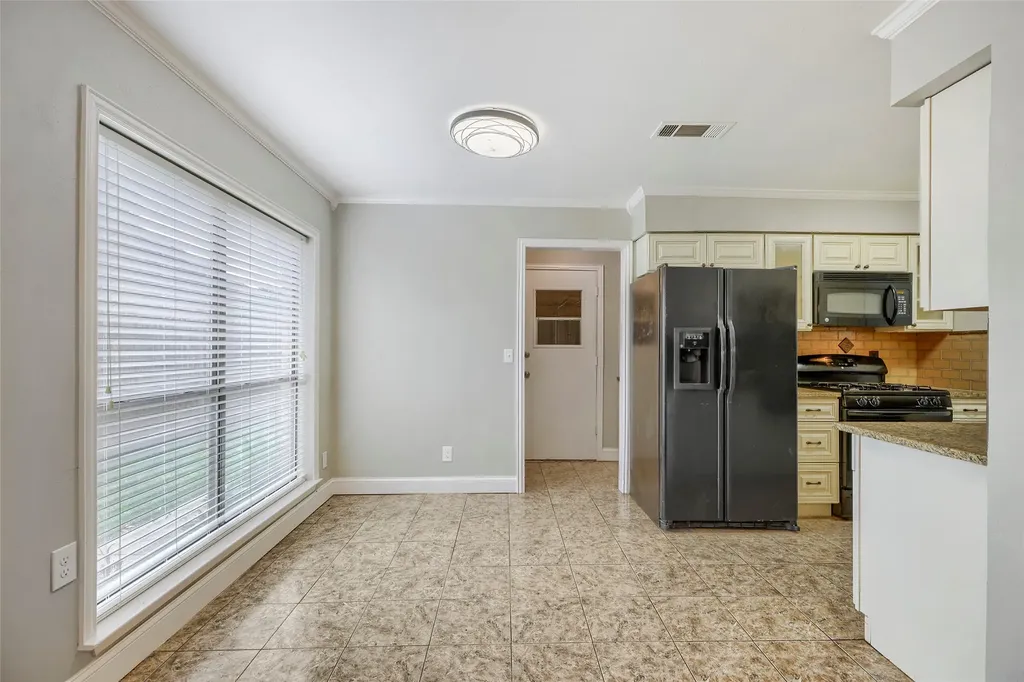 8631 Charing Cross Lane Dallas TX 75238
