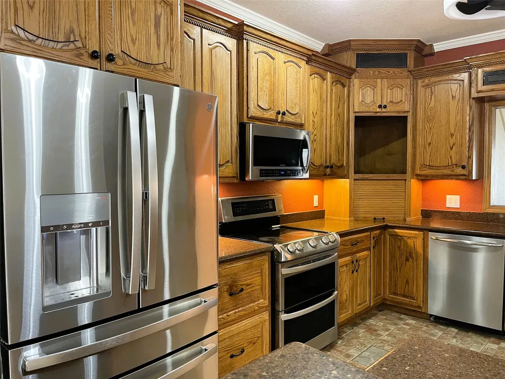 107 S Highway 14 Wortham TX 76693