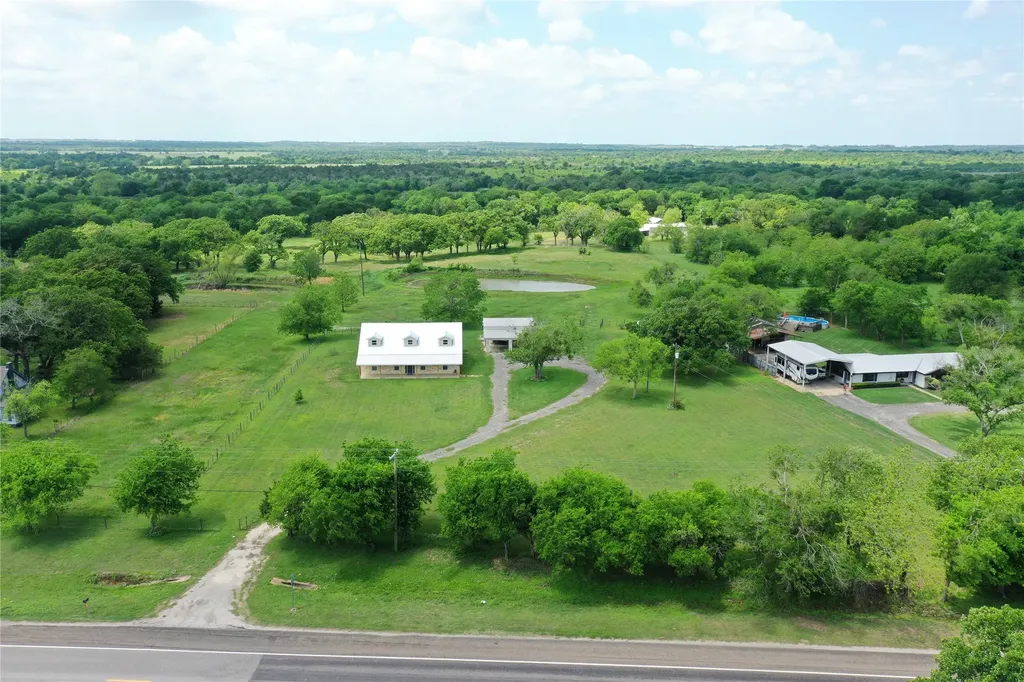 107 S Highway 14 Wortham TX 76693
