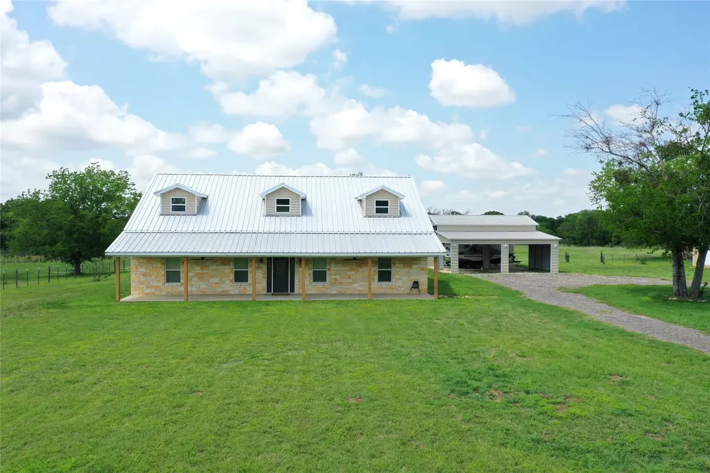 107 S Highway 14 Wortham TX 76693