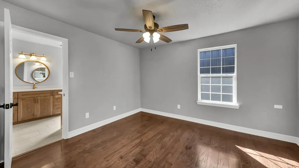 1004 W Lake Drive Weatherford TX 76087