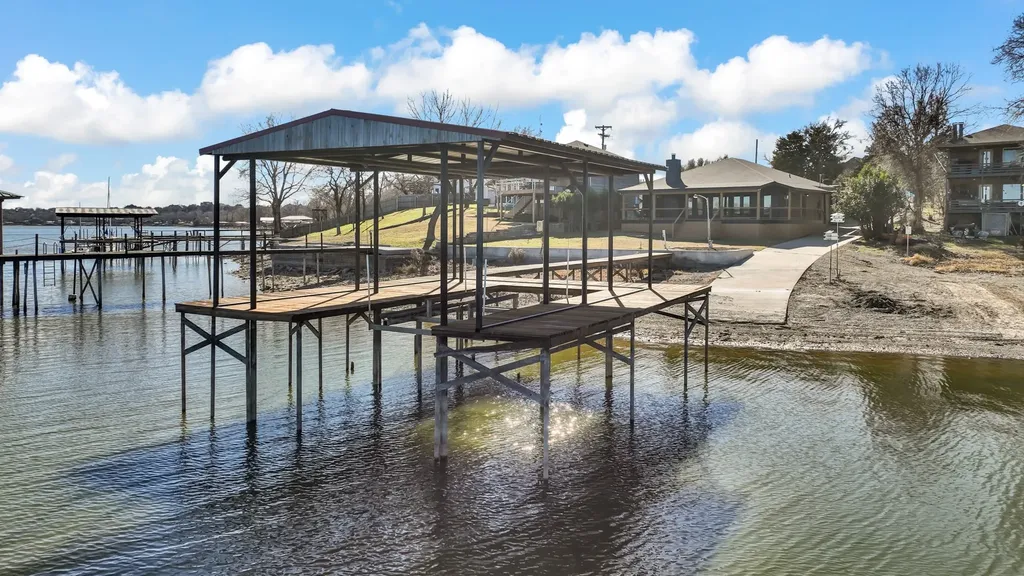 1004 W Lake Drive Weatherford TX 76087