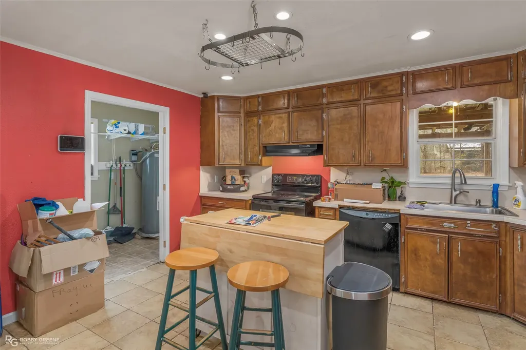 158 Edwards Road Doyline LA 71023