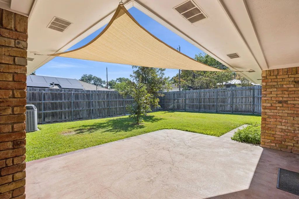 9536 Millridge Drive Dallas TX 75243