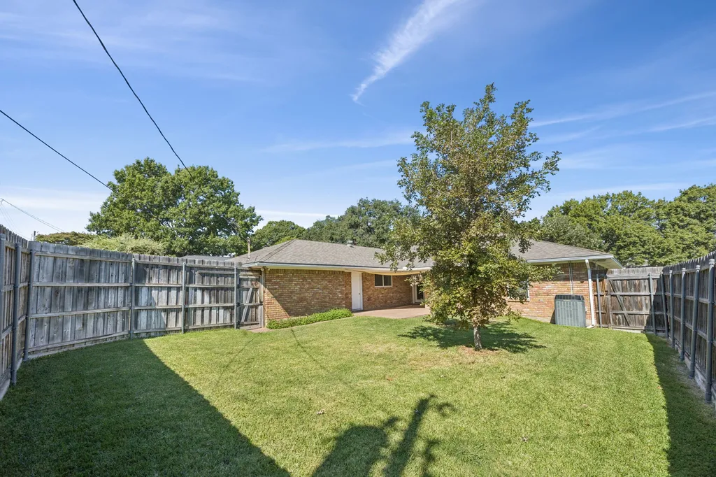 9536 Millridge Drive Dallas TX 75243