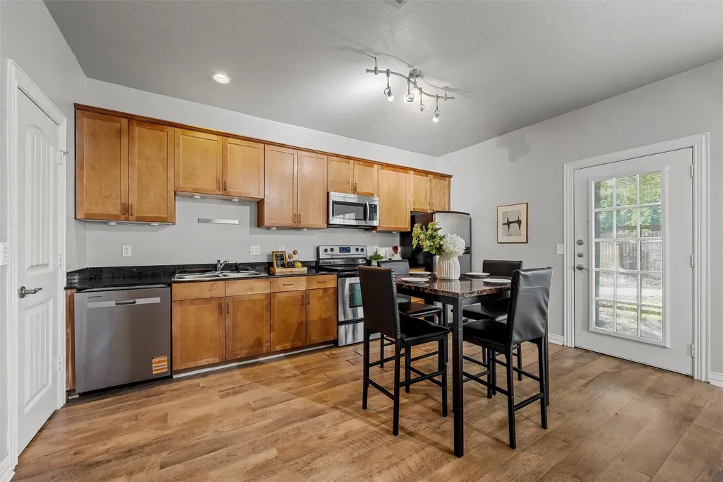 2410 S 2nd Street Waco TX 76706