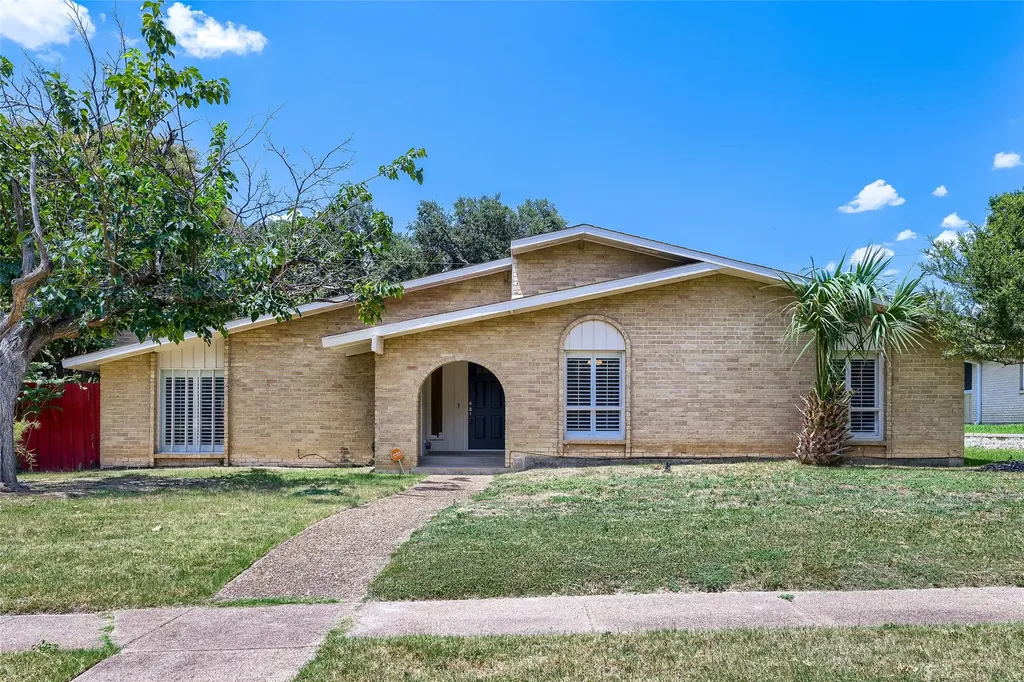 6639 Roundrock Road Dallas TX 75248