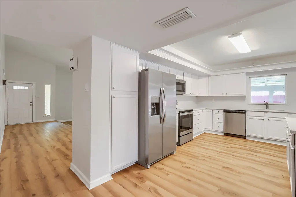 6639 Roundrock Road Dallas TX 75248