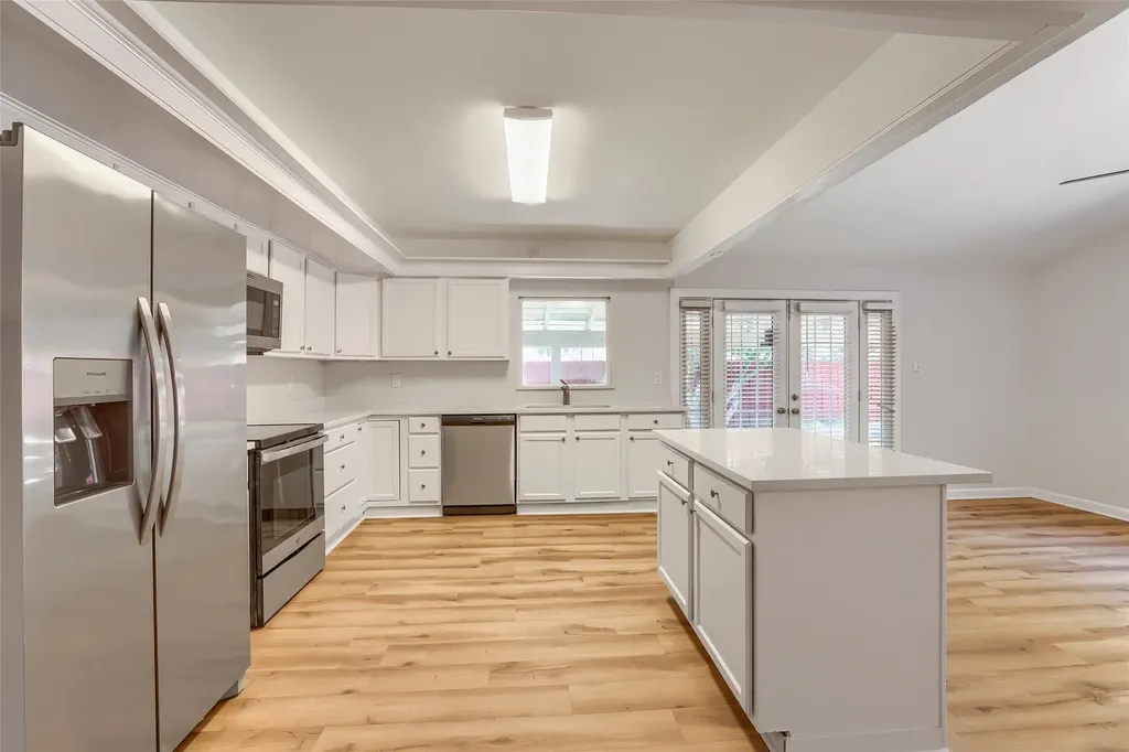 6639 Roundrock Road Dallas TX 75248