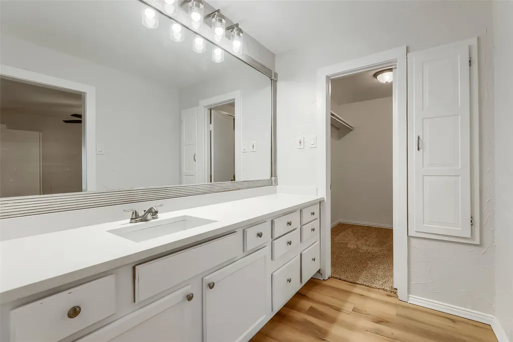 6639 Roundrock Road Dallas TX 75248