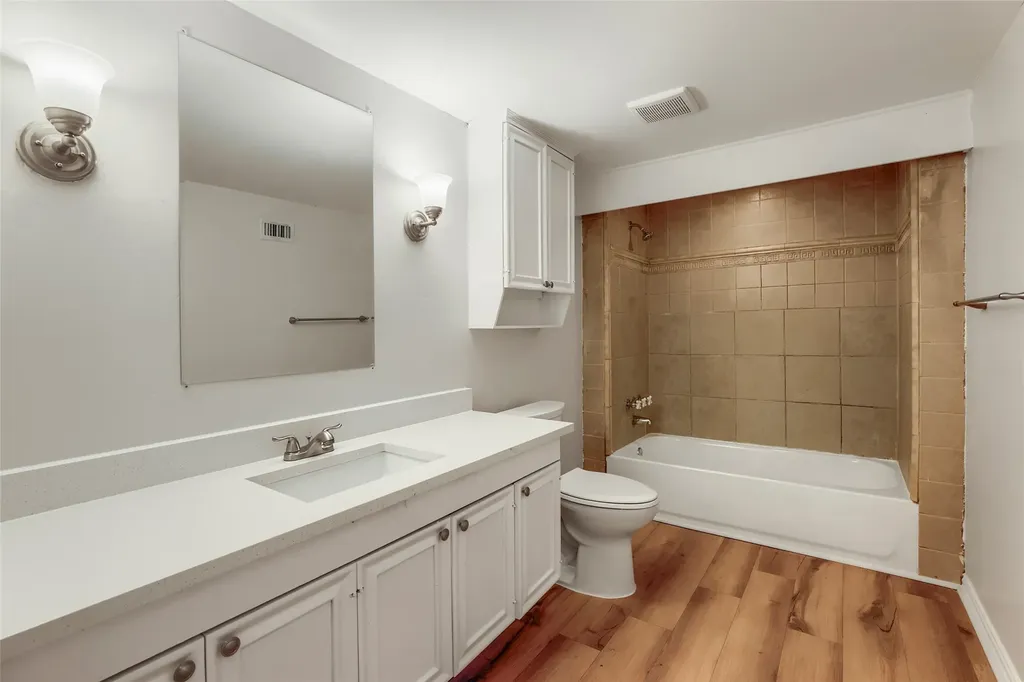 6639 Roundrock Road Dallas TX 75248