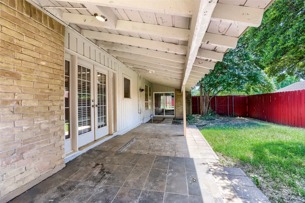 6639 Roundrock Road Dallas TX 75248