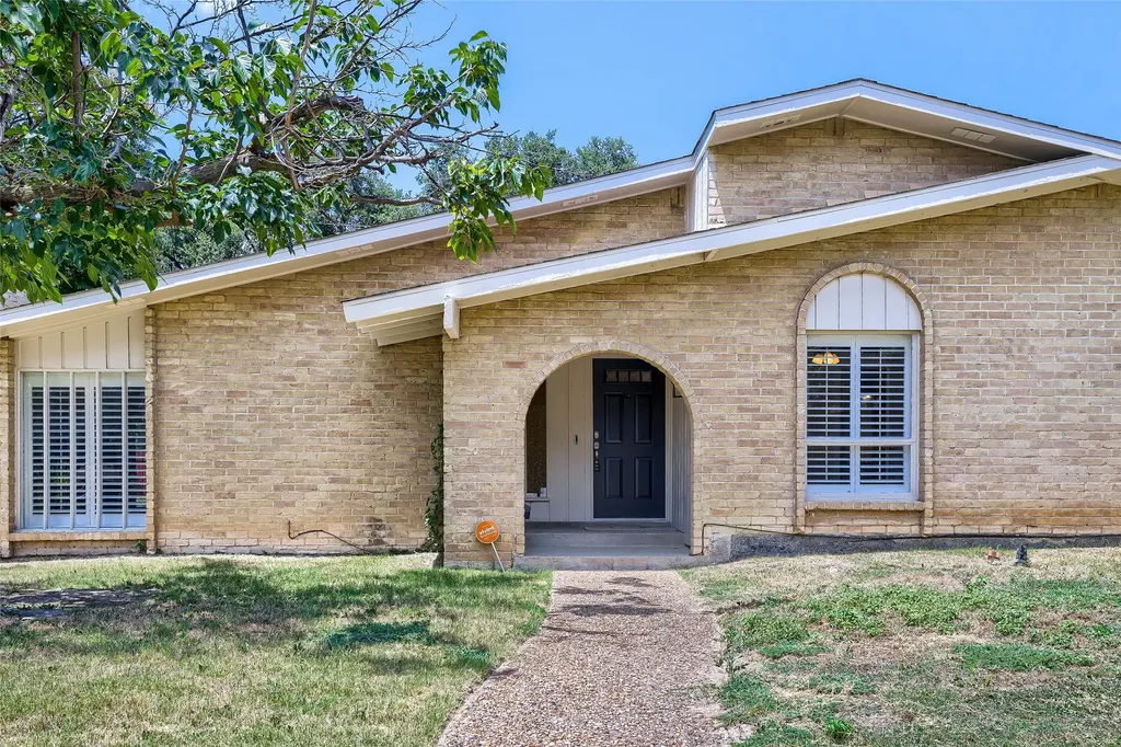 6639 Roundrock Road Dallas TX 75248