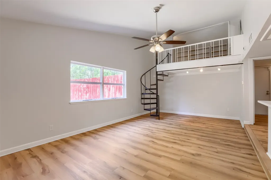 6639 Roundrock Road Dallas TX 75248