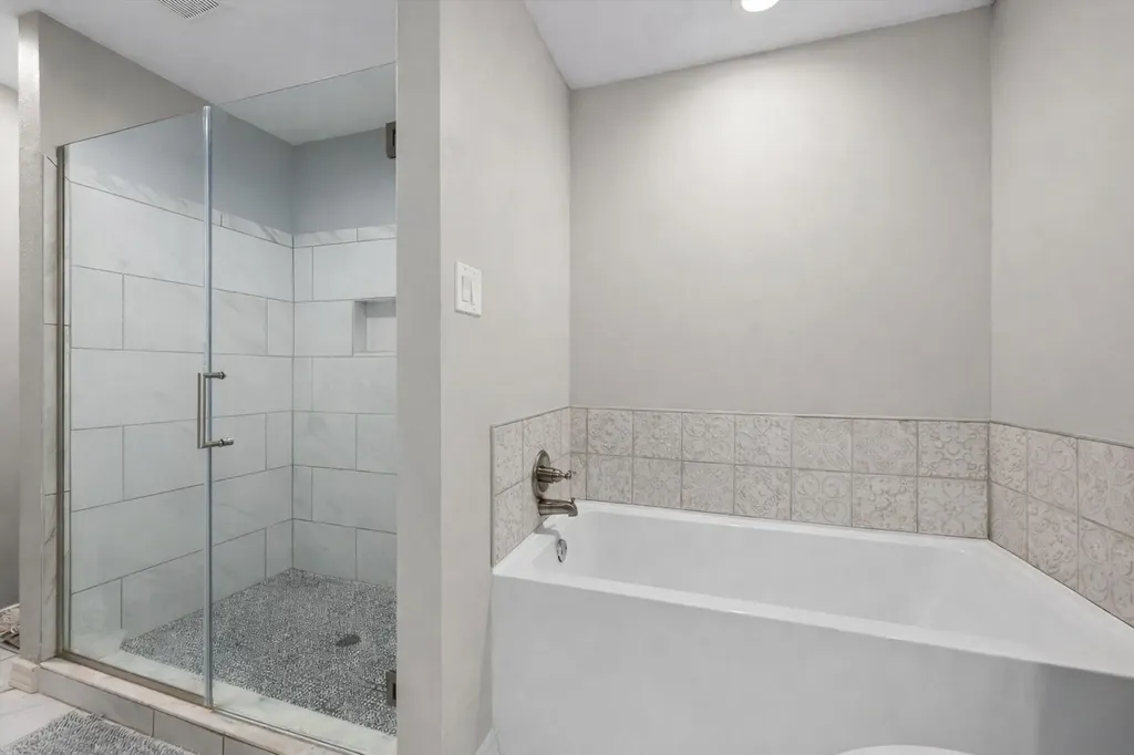 611 Westview Avenue Fort Worth TX 76107